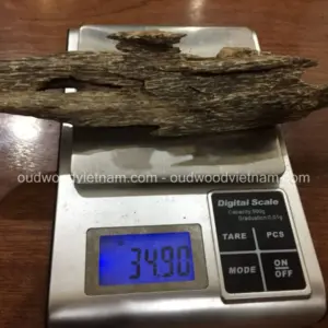 來自慶和森林的迷你野生沉香手持雕塑系列